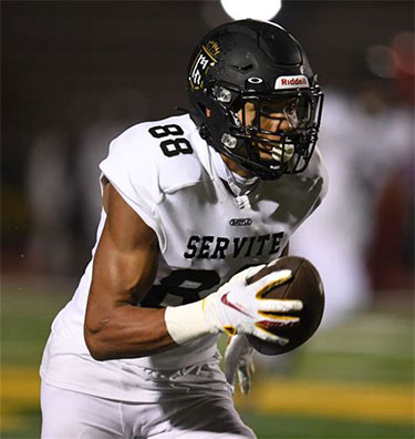 Servite’s Keyan Burnett powering his football dreams by building strong connections!